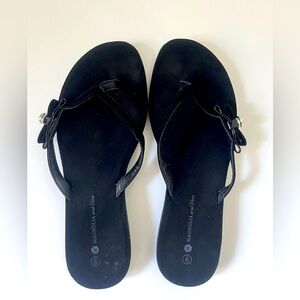 Magnolia & Vine flat sandals with snap-on charms